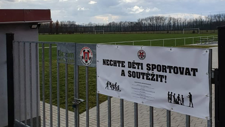 I fotbal v Kostelci podporuje návrat na sportoviště