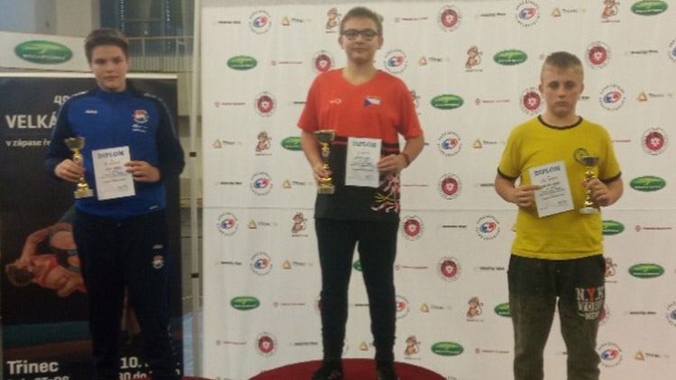 Mladí zápasníci Čechovic vybojovali šest zlatých medailí na třech turnajích