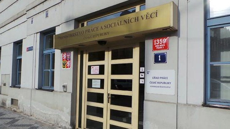 ÚP ČR poskytuje v Praze své služby občanům Ukrajiny v nových prostorech