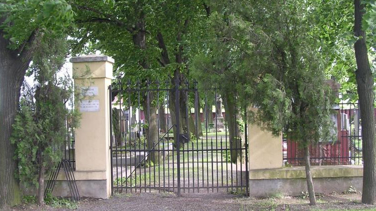 Úprava prostranství před hřbitovem v Krasicích