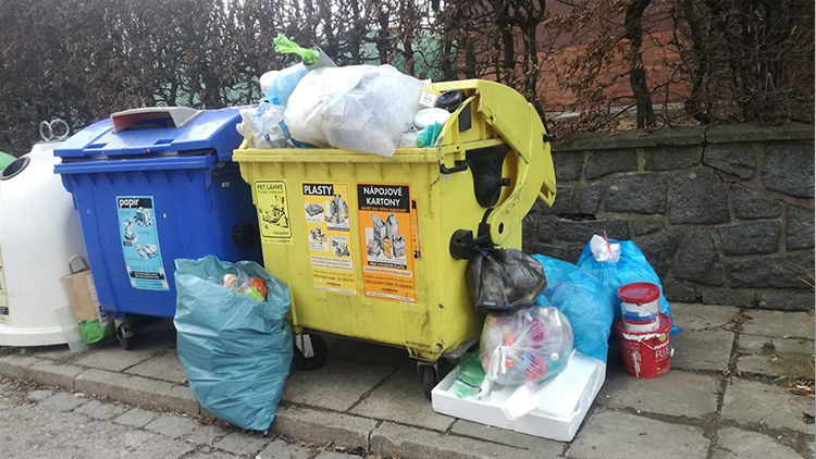 Špatná zpráva! Radní opět zvýšili poplatek za odpad