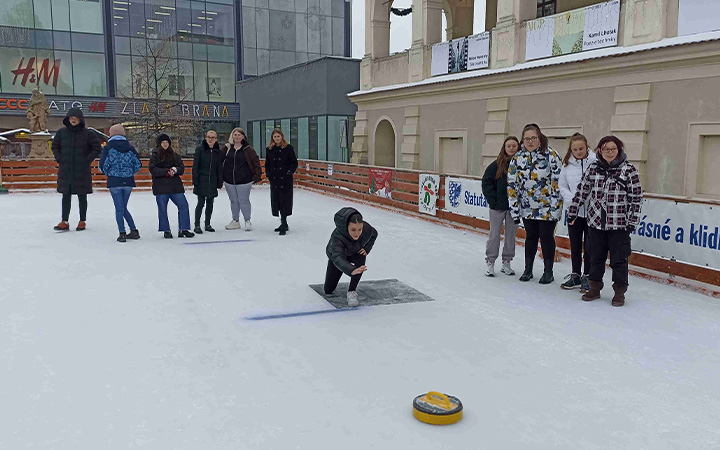 Hanácké curling se na kluzišti u muzea hraje již popáté