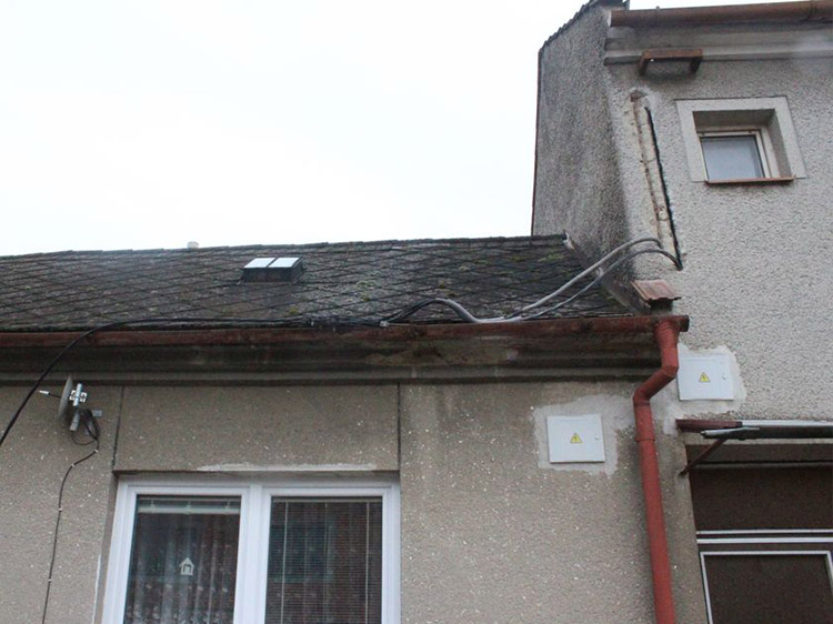 Dva domy bez elektřiny