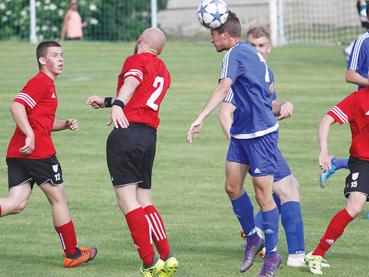 Klenovice neuhájily roli lídra a spadly až ke dnu, Mostkovice  nad propastí, nahoře se udržel pouze Pivín, statečný boj nováčka