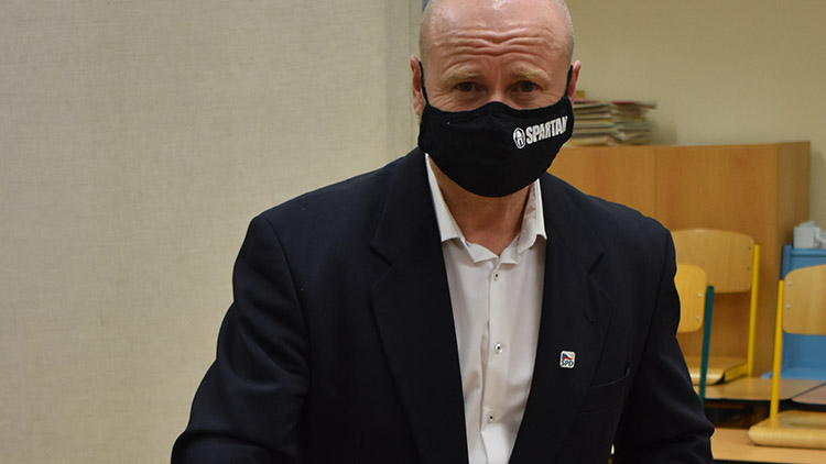 „Nárůst hlasů je pozitivní pro komunální volby,“  předpovídá kandidát SPD Pavel Dopita