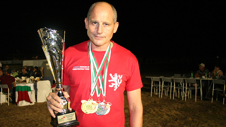 „Cena města Prostějova je pro mě velká pocta!“Medaile, poháry a parašutista Jiří Gečnuk patří nedílně k sobě