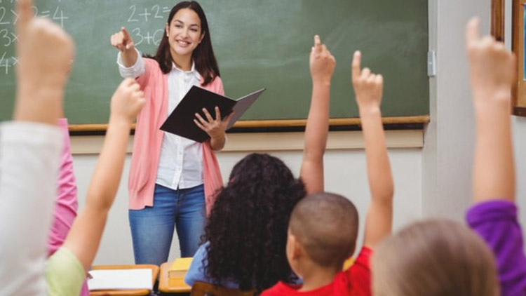 Hejtmanství doporučilo školám prodloužit podzimní prázdniny. Kvůli covidu