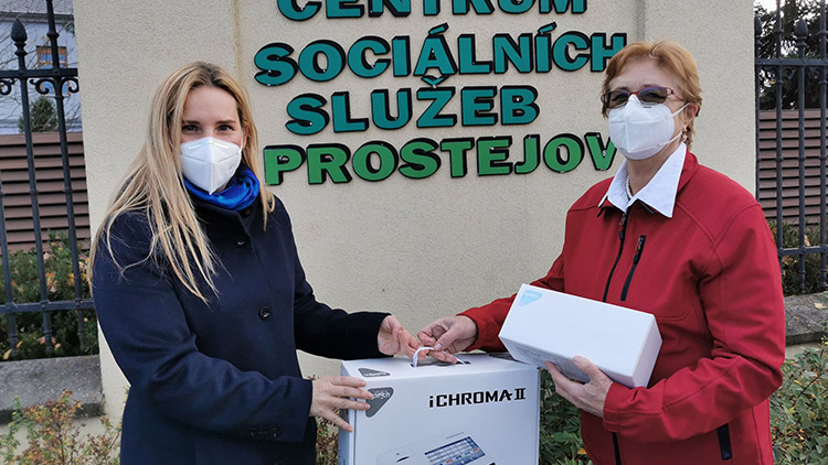 Centrum sociálních služeb získalo  od Rotary přístroj na testování covidu
