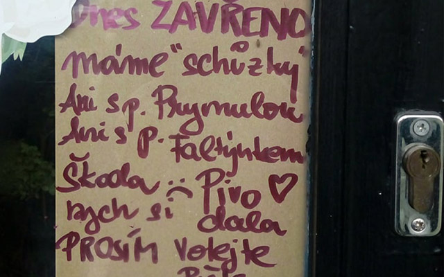 BEZ HUMORU TO  ANI ZA KORONY  NEJDE...