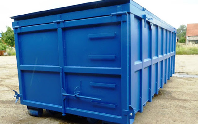 Chataři přišli o kontejnery 