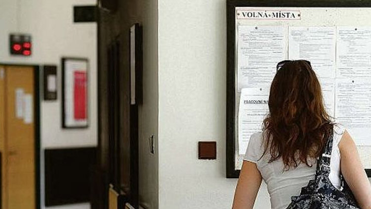 Nezaměstnaných v kraji i přes koronavirus celkově ubývá
