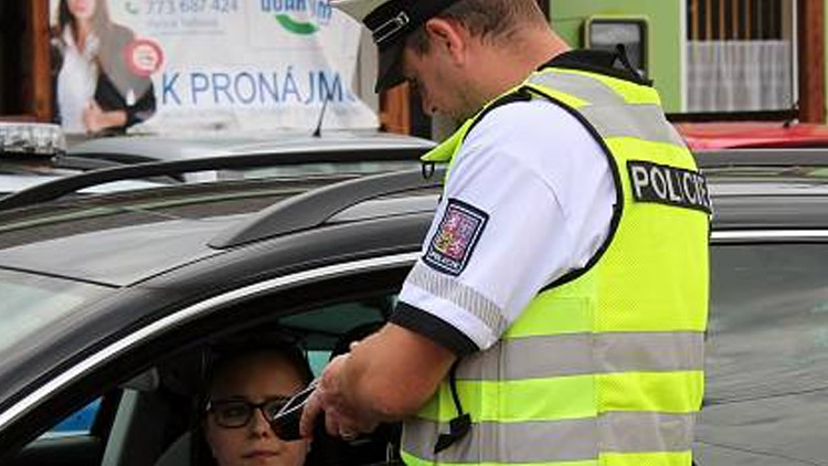 DODRŽUJTE PŘEDPISY!