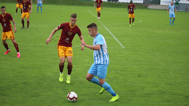 Chance liga nadále stojí, fotbal jede. Basketbal čeká vzkříšení