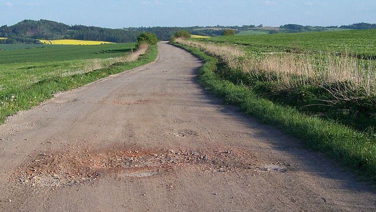 Opraví místní cesty