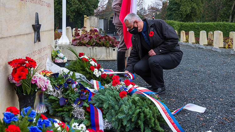 Den válečných veteránů v Olomouci. K pietní vzpomínce se připojil i hejtman Josef Suchánek