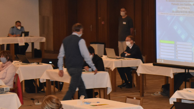 Rozpočet schválen, peníze pro „Národ“ také