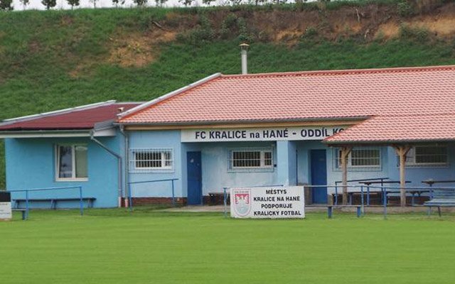 Kralice nad propastí? Už jsou v ní...