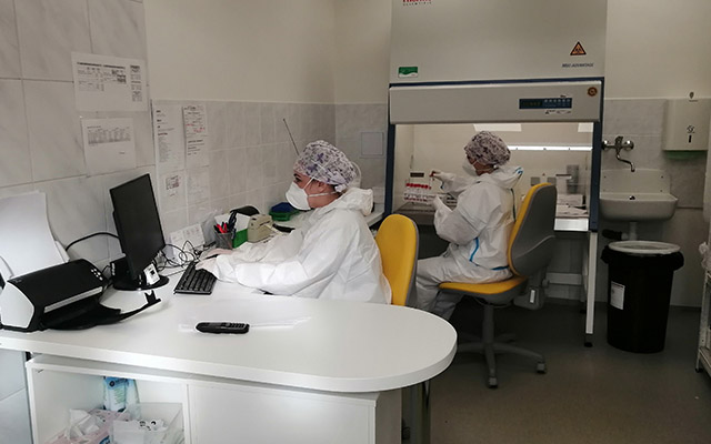 Prostějovská nemocnice testuje na maximum