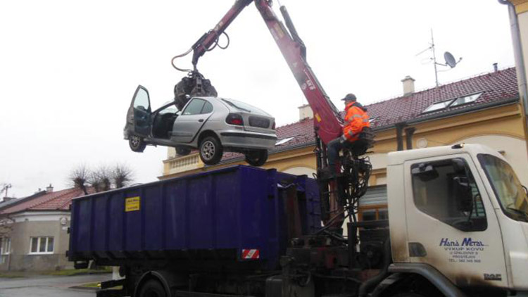 Vrak z Rostislavovy ulice byl zlikvidován