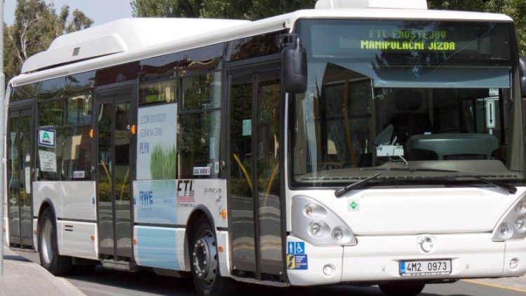 Z autobusů „bludní Holanďané“