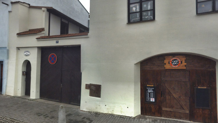 Přestávka končí, hudební bar otvírá