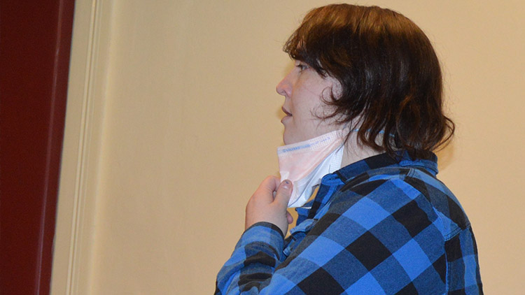 Dcera vytížené zdravotnice fetovala, kradla  a nadělala dluhy. Zvládne vše napravit?