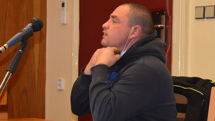 Na Facebooku se vydával za fešného podnikatele!