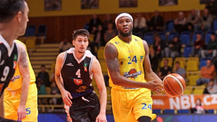 Mladíci si říkají o pozornost