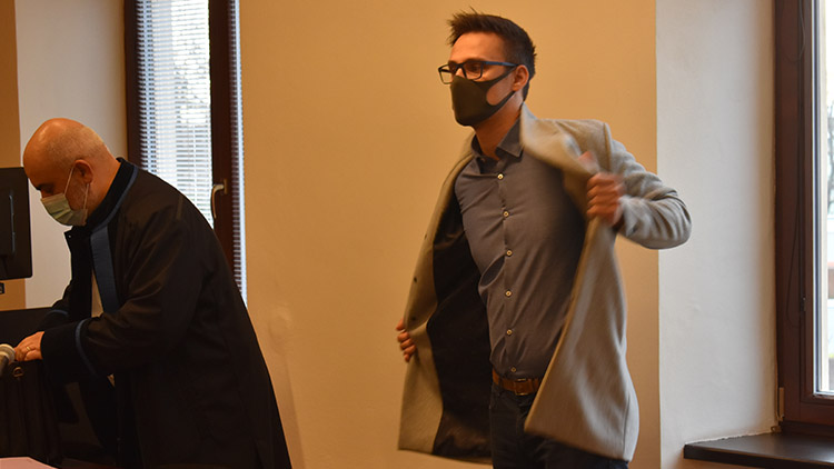 Slibovali těžební stroj na kryptoměny za 680 tisíc korun, dodali jen sliby