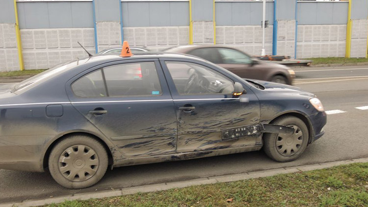 Karambol na rondelu v Olomoucké