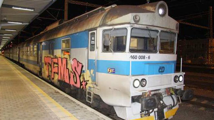 Vandal „zkrášlil“ lokomotivu
