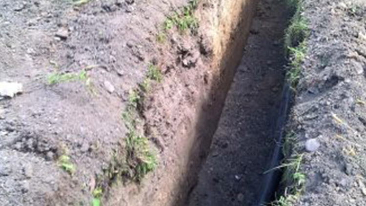 Za práci po termínu je ve hře pokuta