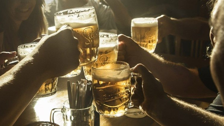 Po hospodách slavili  Vánoce a Silvestra  v jednom  