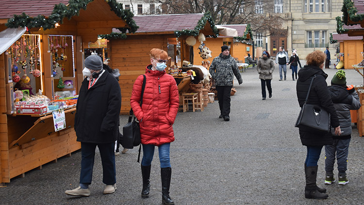 Vánoční jarmark na náměstí skončí ve středu