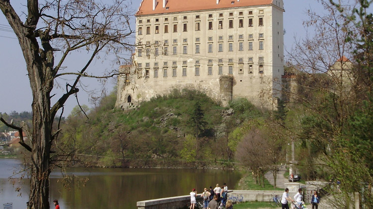 Během měsíce ve městě zemřelo 12 lidí