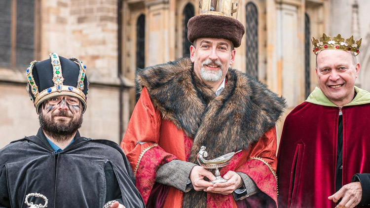 Před katedrálou popřejí Tři králové šťastný nový rok na dálku