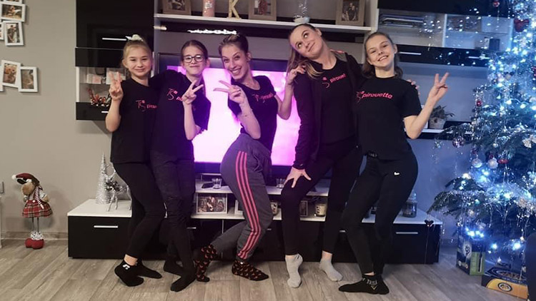 Tanečnice bodovaly v on-line soutěži