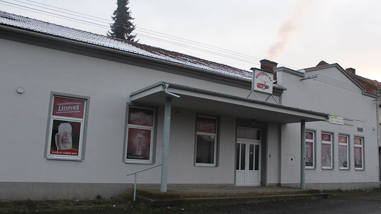 Kostelec prodává bývalé kino 