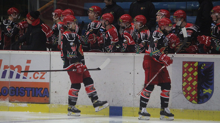 Jestřábi vymetli s Kolínem