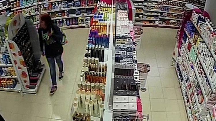 Nezletilé kradly v drogerii