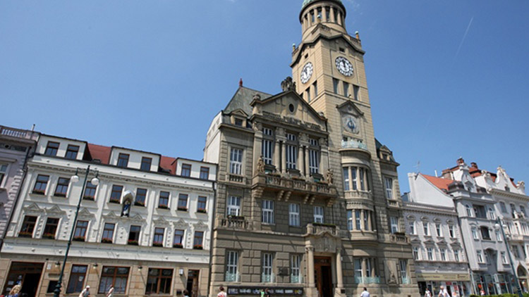 Miliony do městských domů