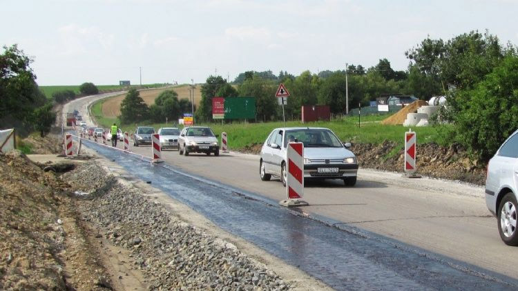 Kraj letos díky dotacím zrekonstruuje další silnice