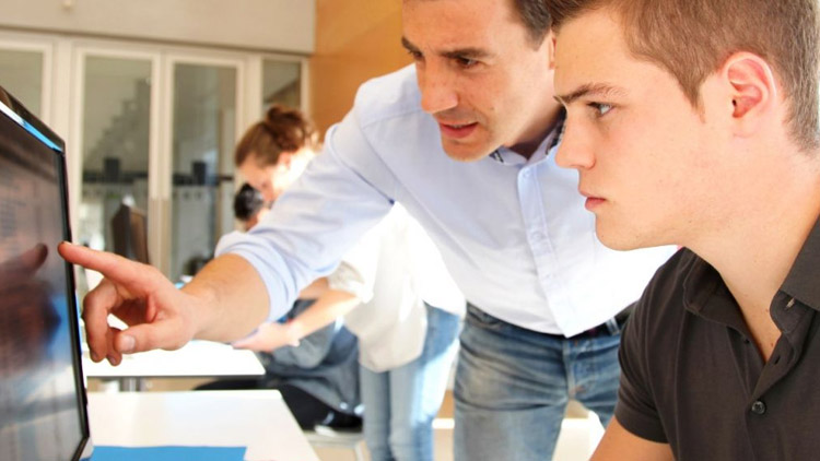 Kraj podpoří zahraniční stáže