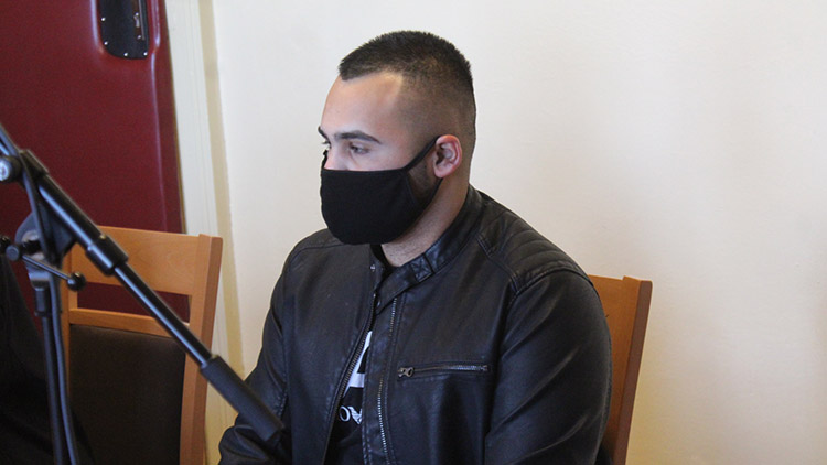 Okradl vlastního dědu!