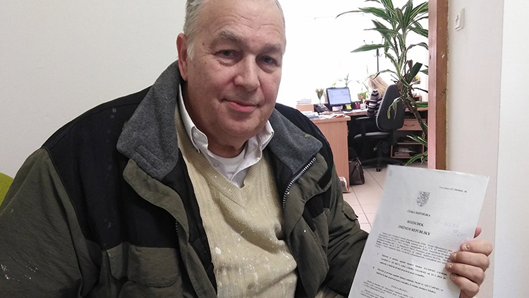 Od Halimiho exekutoři  nevymohli ani korunu!