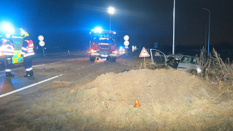 Na Kostelecké zcela zdemoloval auto. Neměl šanci přežít