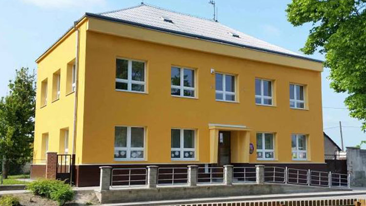 Obec nabízí prohlídku školy na youtube