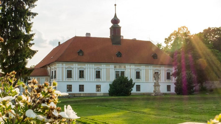 Zámecká zeď se dočká