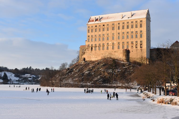 Bruslit se dá i na přehradě. Po čtyřech letech