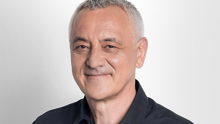 „Protiústavní? To už je věc vlády,“  řekl k obnovení nouzového stavu hejtman Josef Suchánek